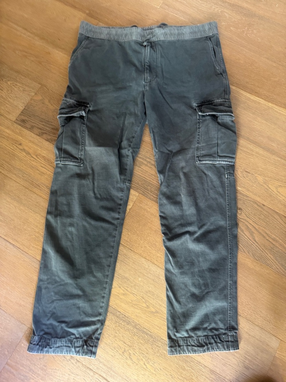 James Perse Men's Cargo Pants - Charcoal